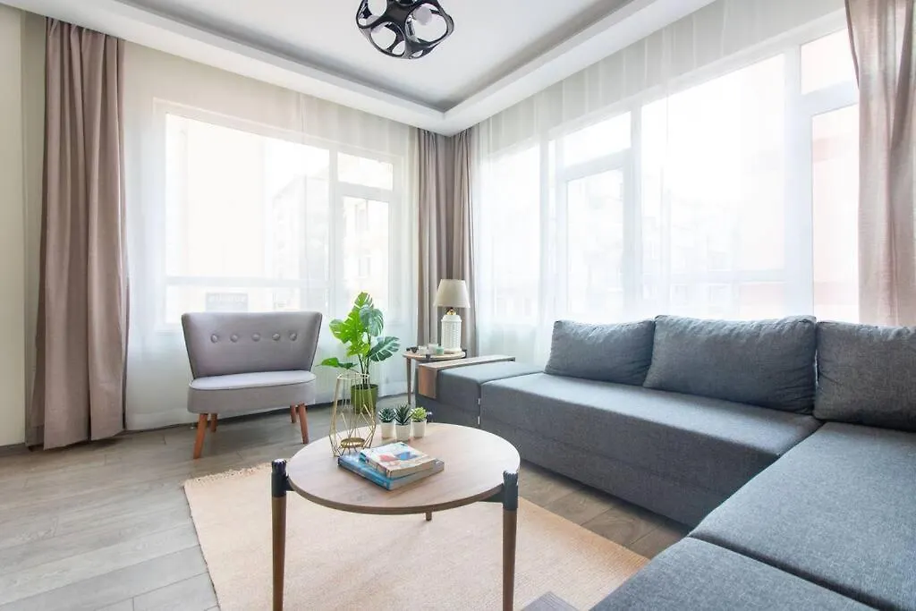 Pretty Corner Flat With Abundant Light In Kadikoy Apartment Istanbul 0*,  Turkey