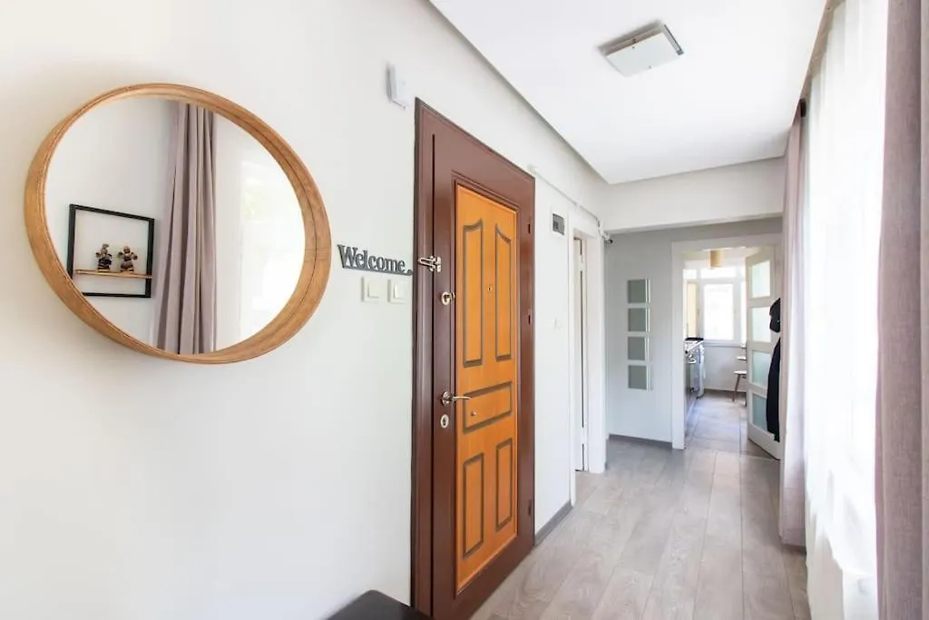 Pretty Corner Flat With Abundant Light In Kadikoy Apartment Istanbul