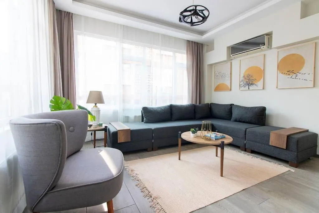 Pretty Corner Flat With Abundant Light In Kadikoy Apartment Istanbul 0*,  Turkey